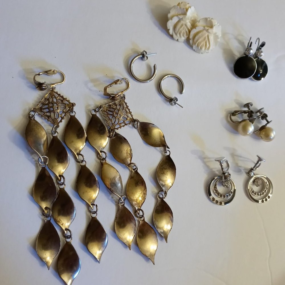 6 pairs of earrings for non pierced ears.